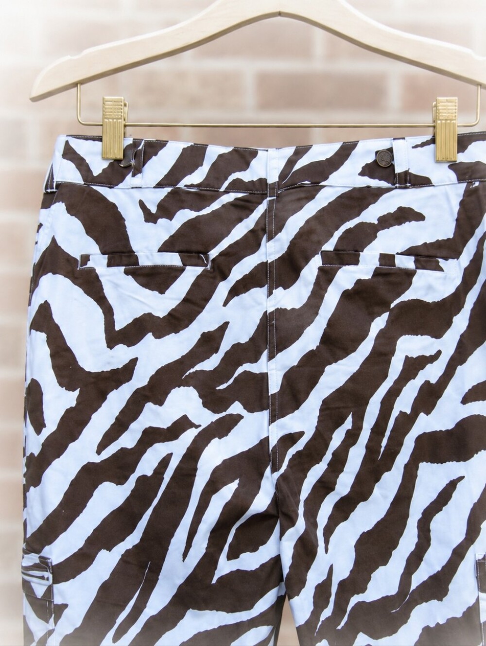 Chico’s Zebra Print Cargo Capri Pants Brown White Safari Y2K Size 1.5/10 - Picture 6 of 12